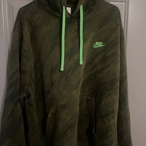 Nike Men's Olive Camouflage Sweater